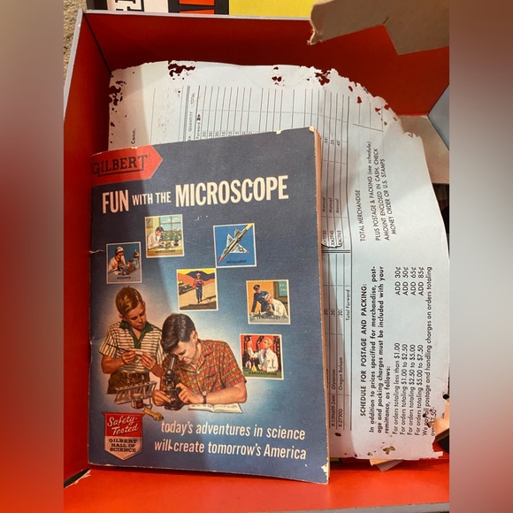 Vintage Gilbert Microscope and Lab Set with Vintage Metal Box - Picture 3 of 8